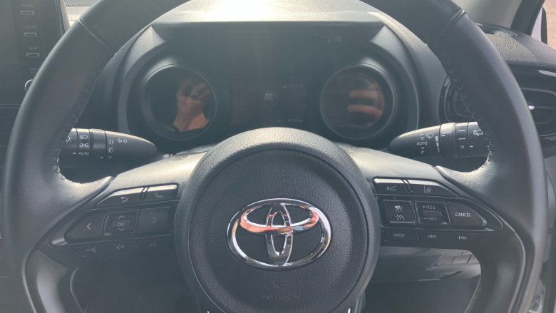 Toyota Yaris 1.5 Hybrid Design 5dr CVT Hybrid Hatchback